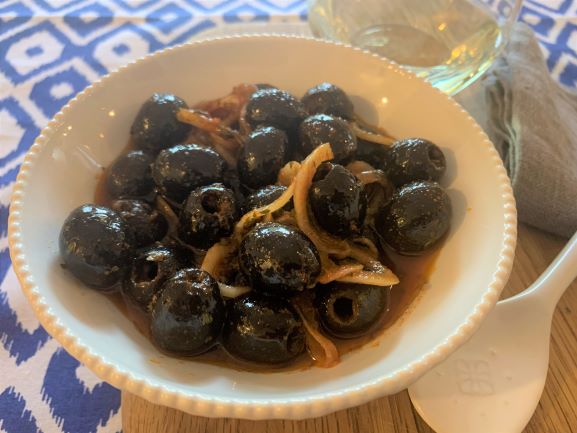 Black Olives with Paprika and Onion